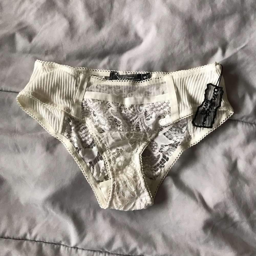 For love and lemons skivvy